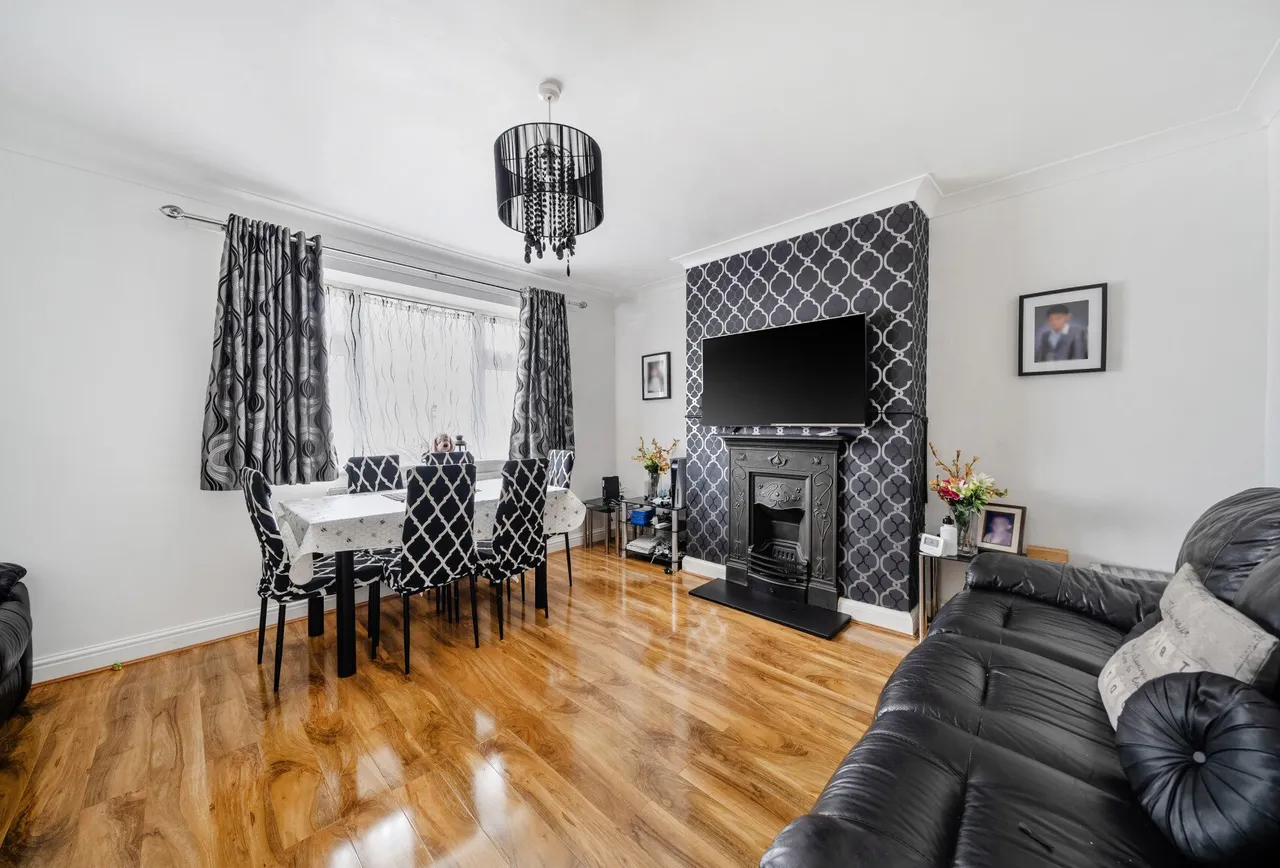 Buck Lane, London, NW9 0AP, photo 3