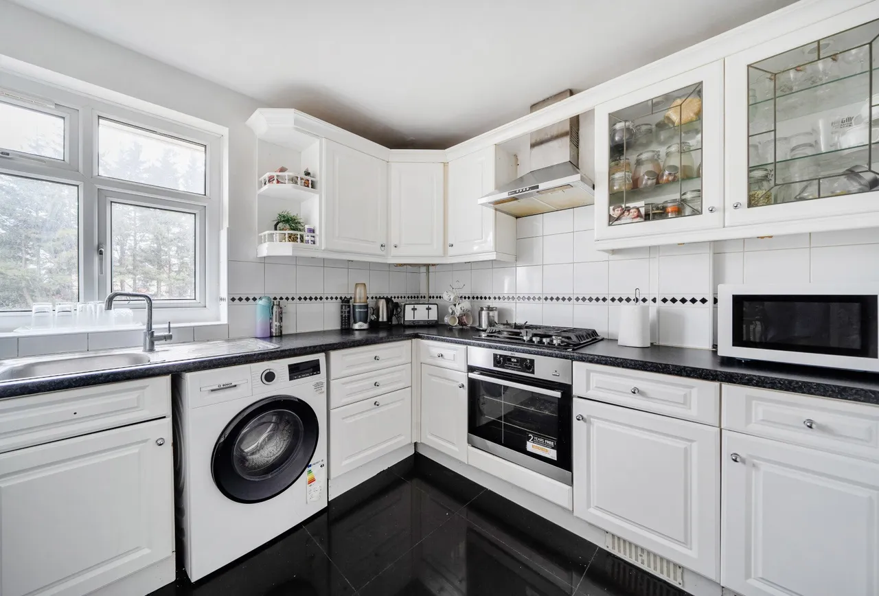 Buck Lane, London, NW9 0AP, photo 4