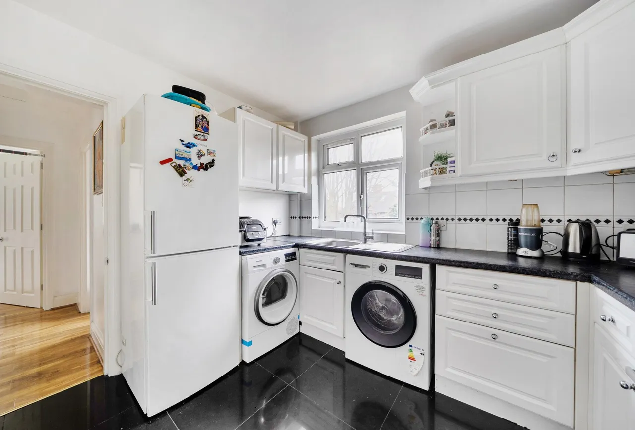 2 bed flat for sale — Buck Lane, London, NW9 0AP