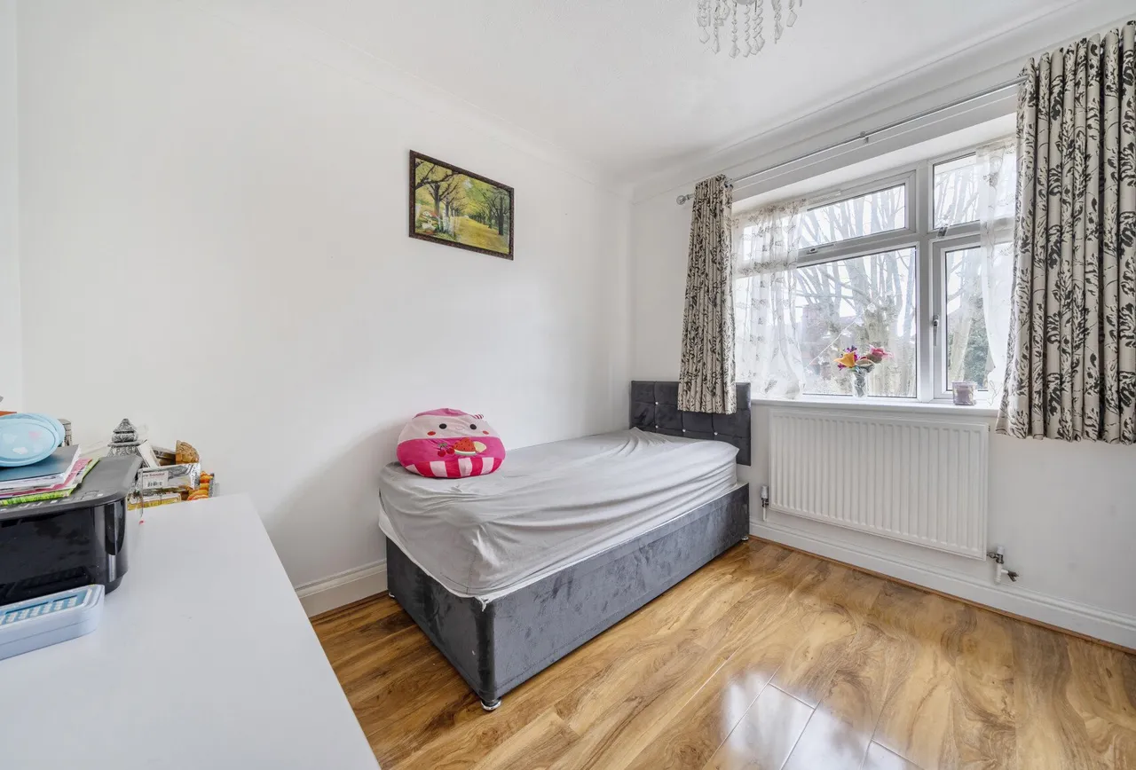 Buck Lane, London, NW9 0AP, photo 8