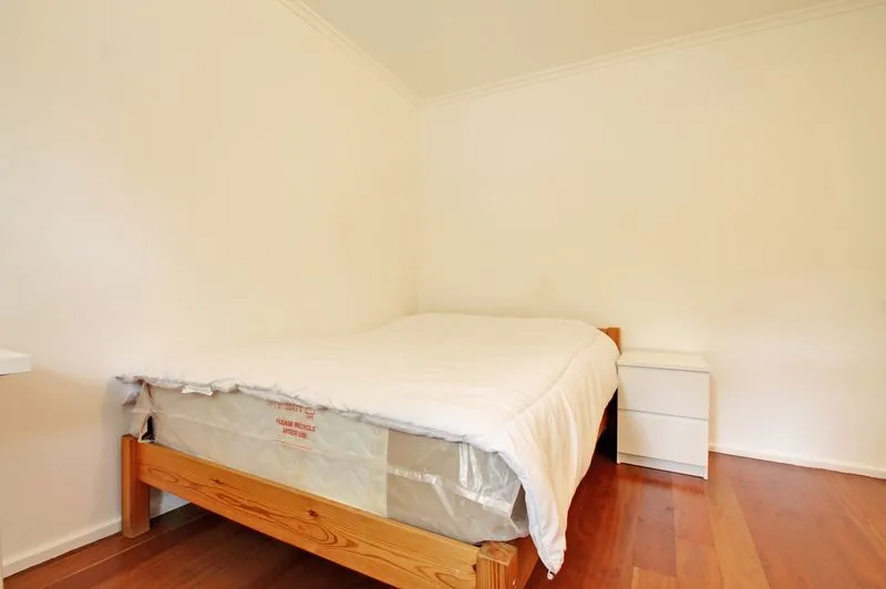 Queen of Denmark Court Surrey Quays, SE16 7TB, photo 2