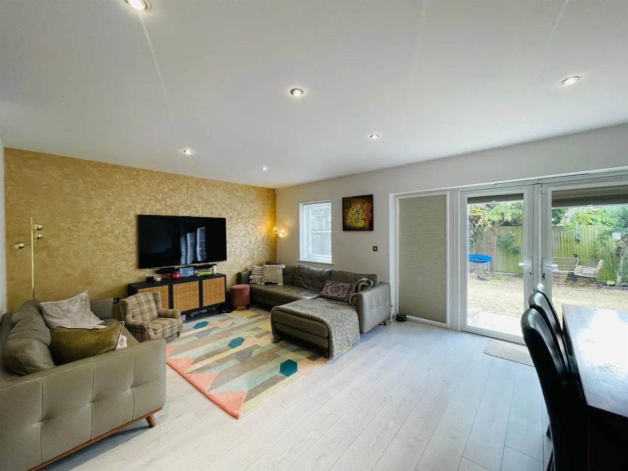 Lindale Close, Ilford, IG4, photo 2
