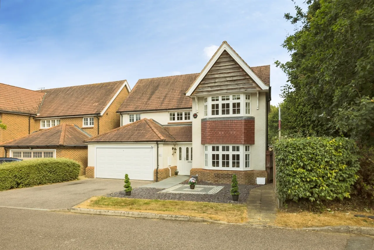The Furrows, Crawley Down, RH10, photo 18