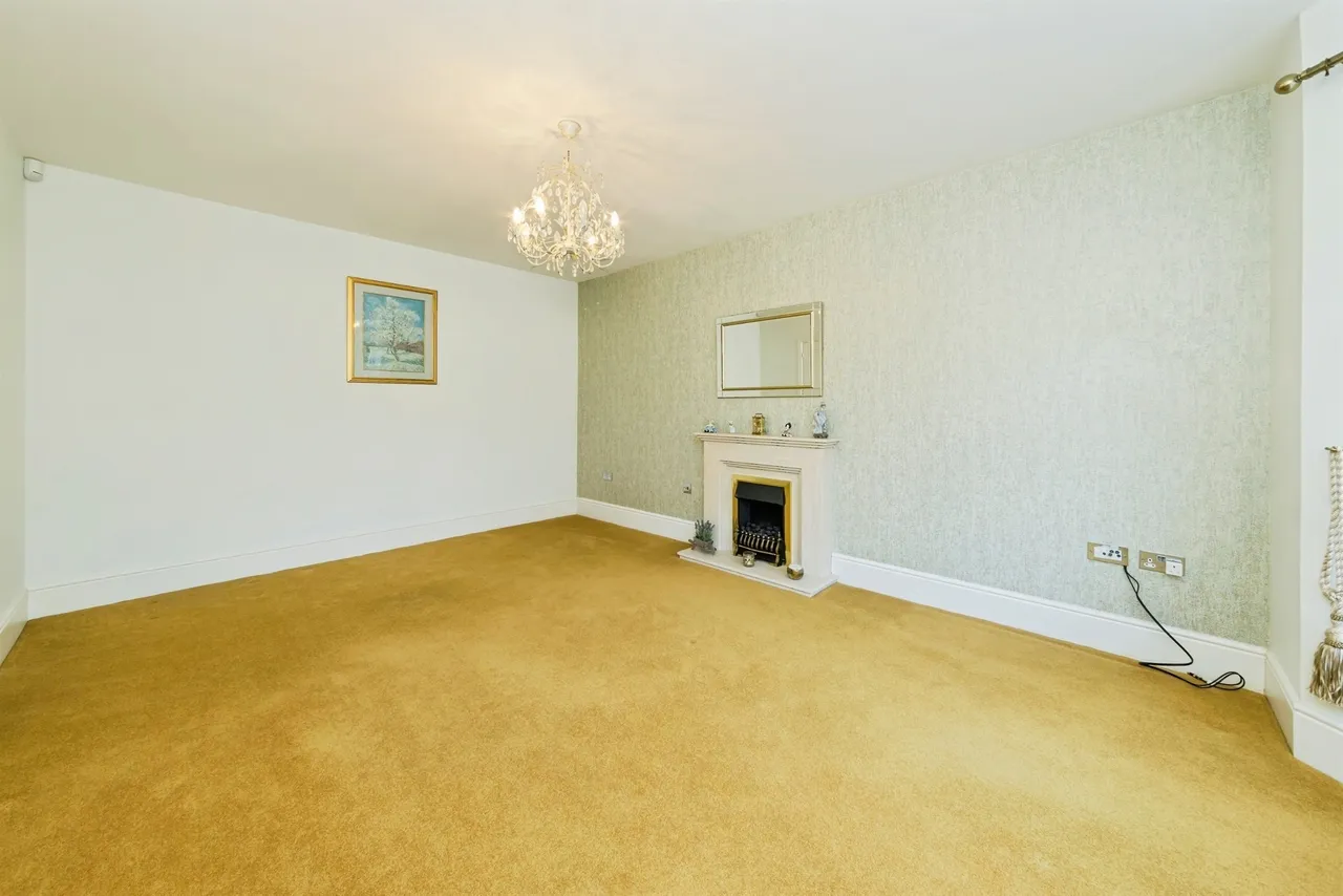 The Furrows, Crawley Down, RH10, photo 9