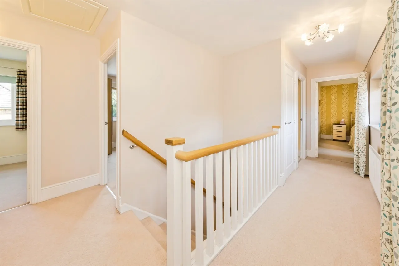 The Furrows, Crawley Down, RH10, photo 15