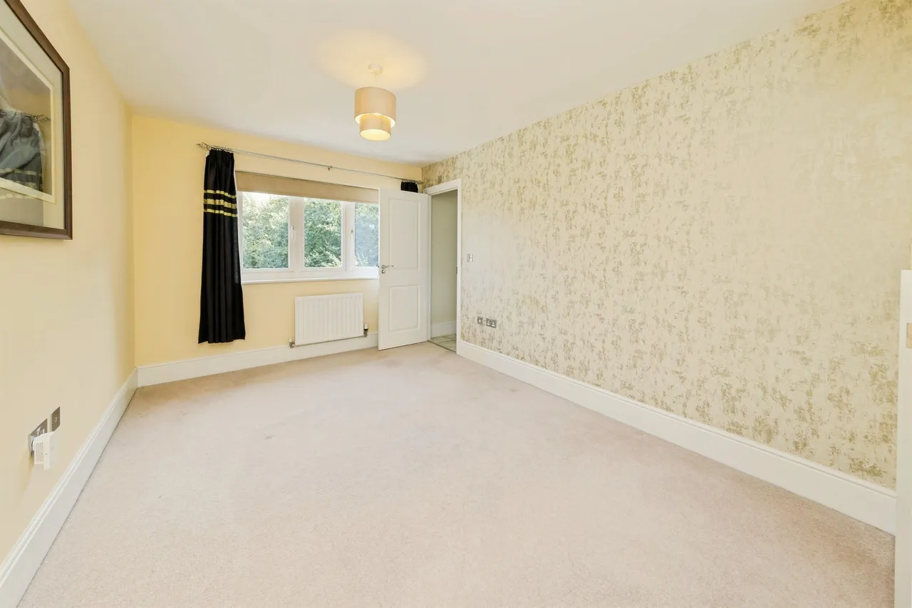The Furrows, Crawley Down, RH10, photo 24