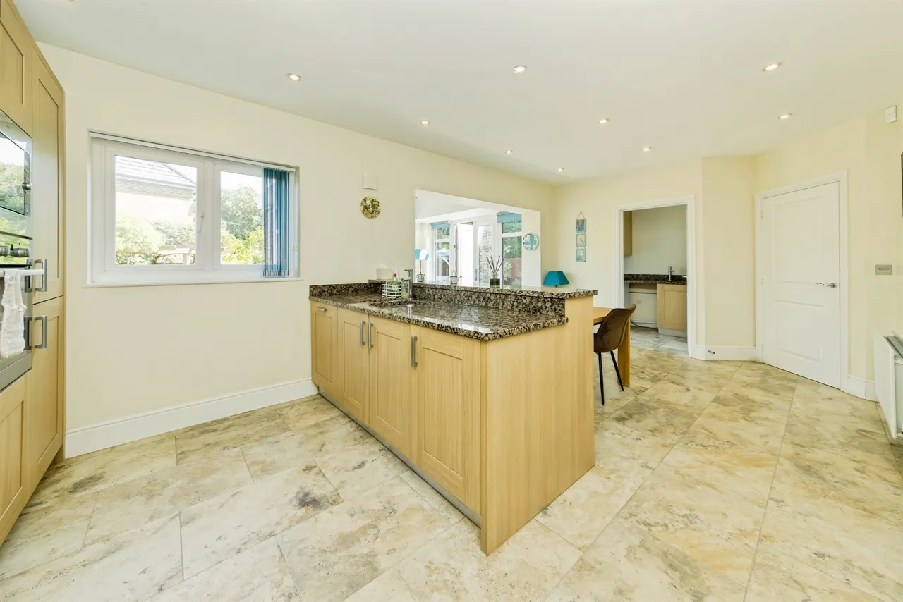 The Furrows, Crawley Down, RH10, photo 5
