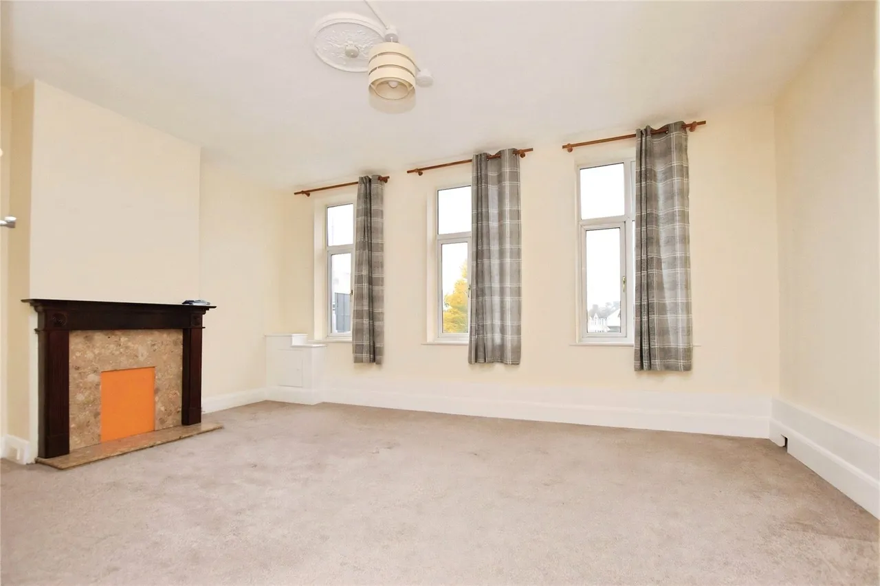 High Street, Barkingside, Ilford, IG6, photo 3