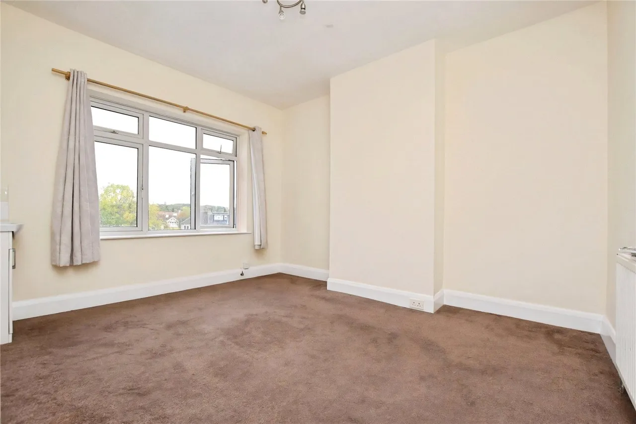 High Street, Barkingside, Ilford, IG6, photo 2