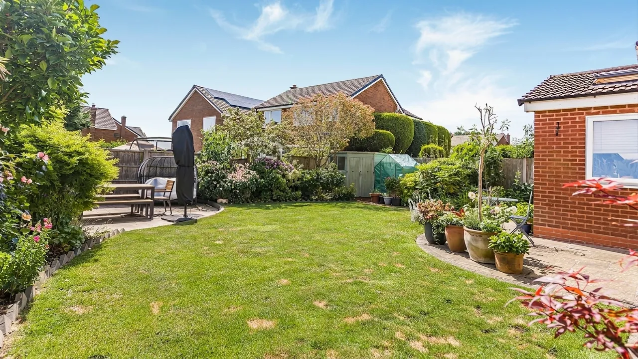 Loxley Road, Sutton Coldfield, Sutton Coldfield, B75 5NY, photo 35