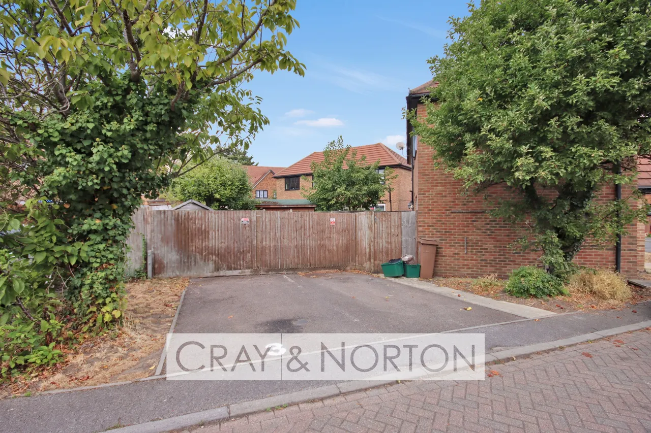 Saffron Close, Croydon, CR0 3GT, photo 11