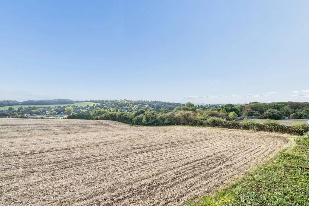 East Ridge, Bourne End, SL8, photo 4