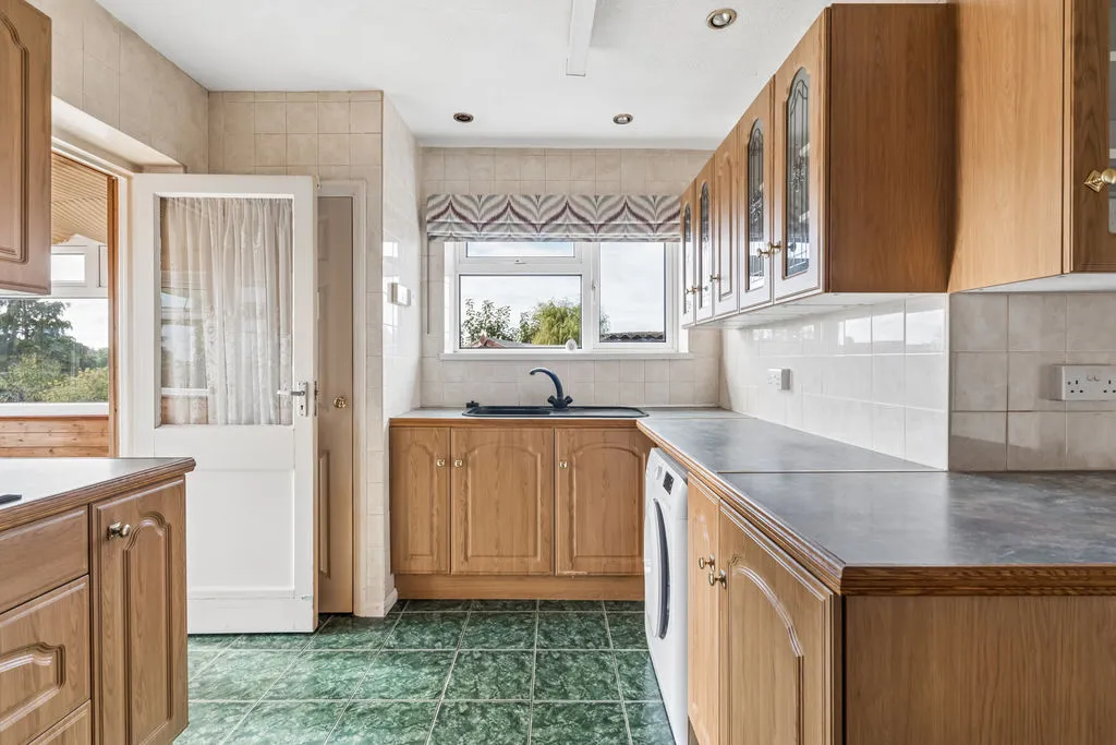 East Ridge, Bourne End, SL8, photo 8