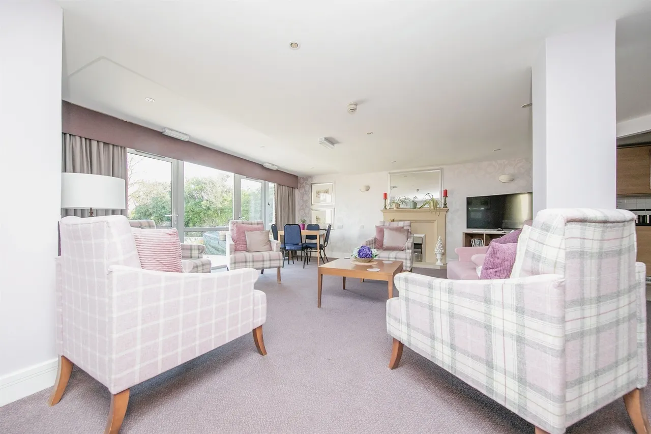 Carnarvon Road, Clacton-On-Sea, photo 10