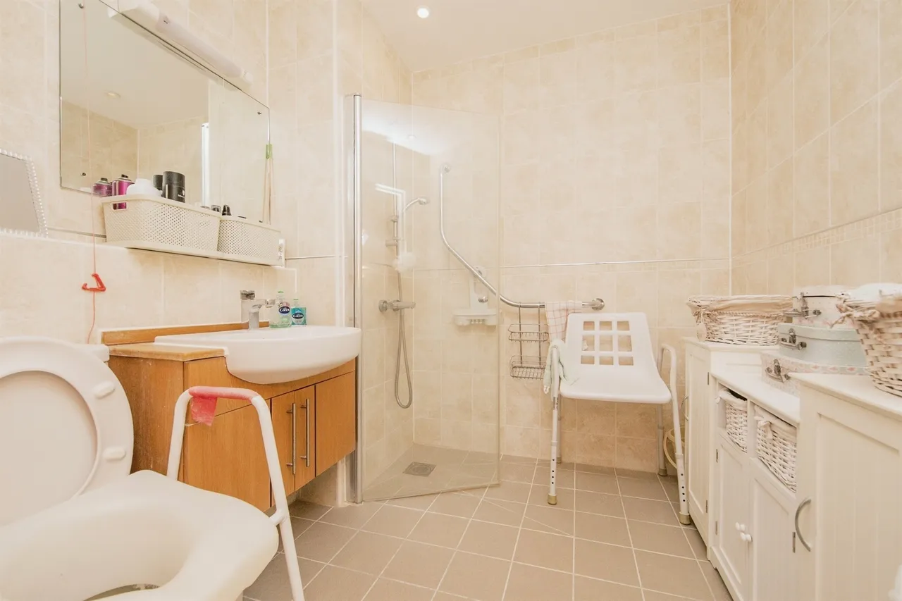 Carnarvon Road, Clacton-On-Sea, photo 8