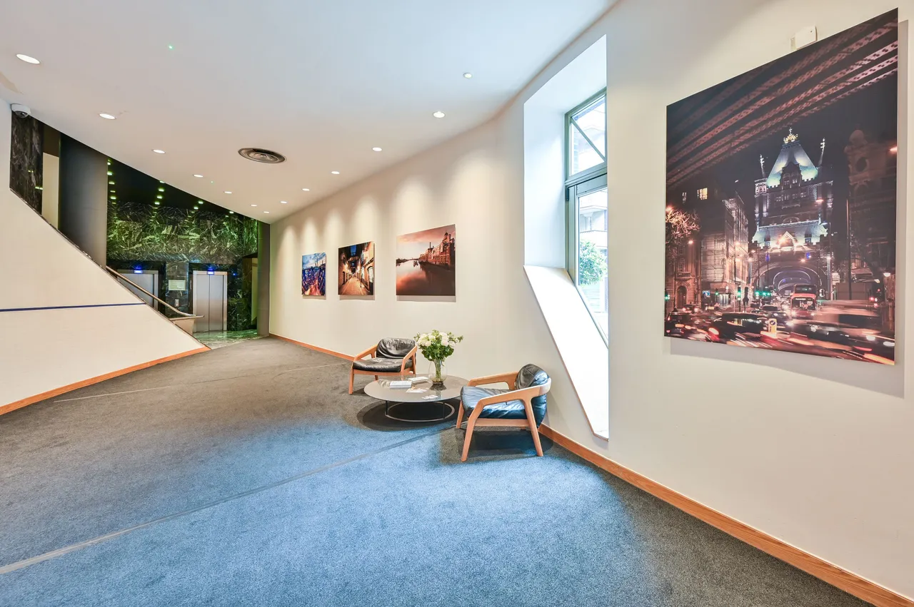 Flat 200 The Circle, Queen Elizabeth Street, London, photo 10
