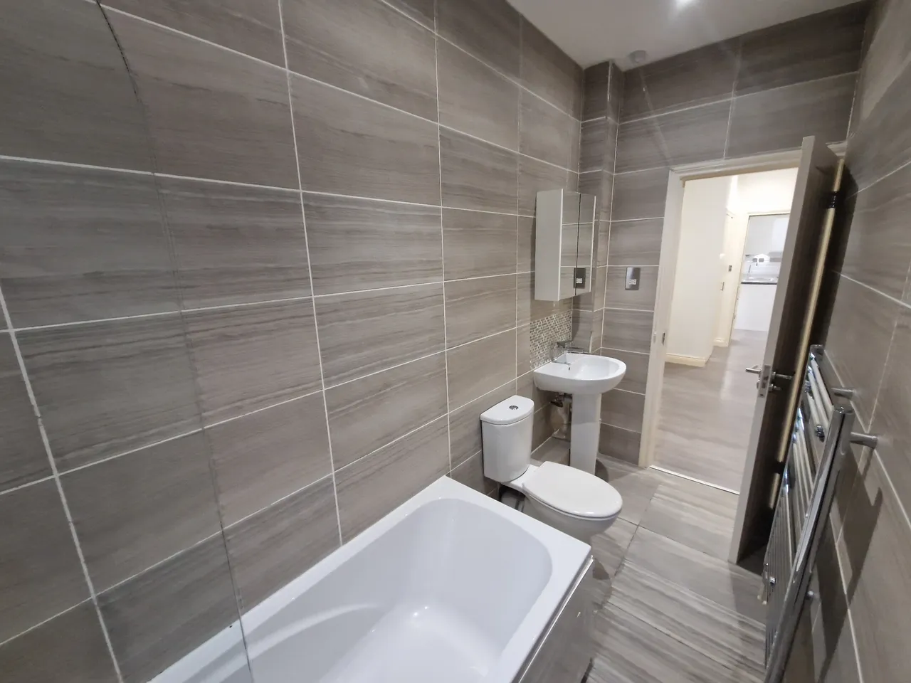 Hatters Court, LU1, photo 8