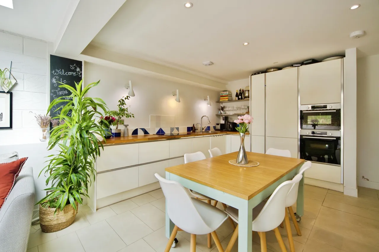 Sumatra Road, London, NW6, photo 11