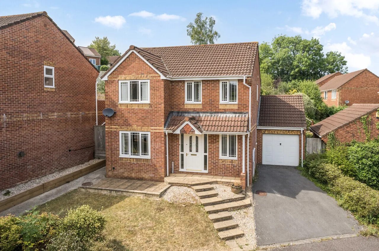4 bed property for sale — Yallop Way, Honiton, Devon, EX14