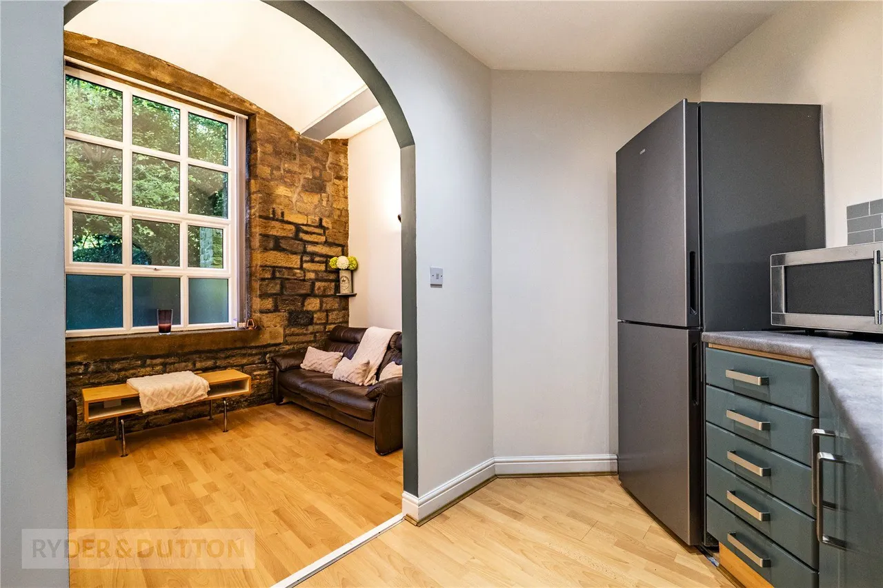Ripponden, HX6, photo 9