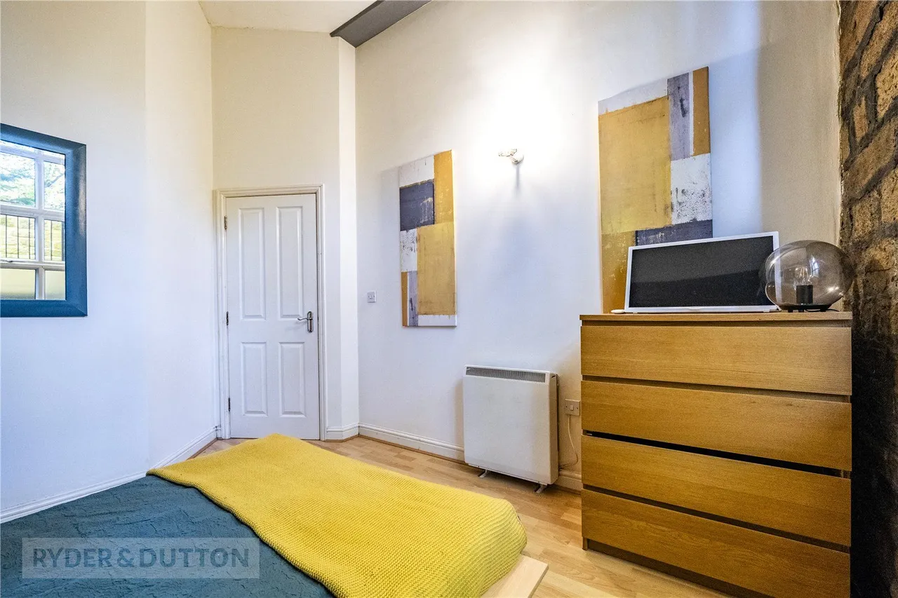 Ripponden, HX6, photo 11