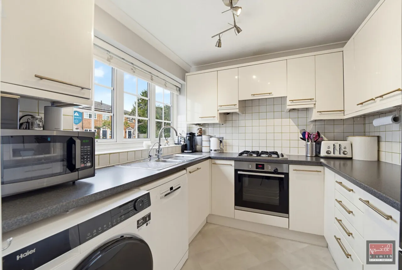 Wentworth Close, Ashford, photo 4