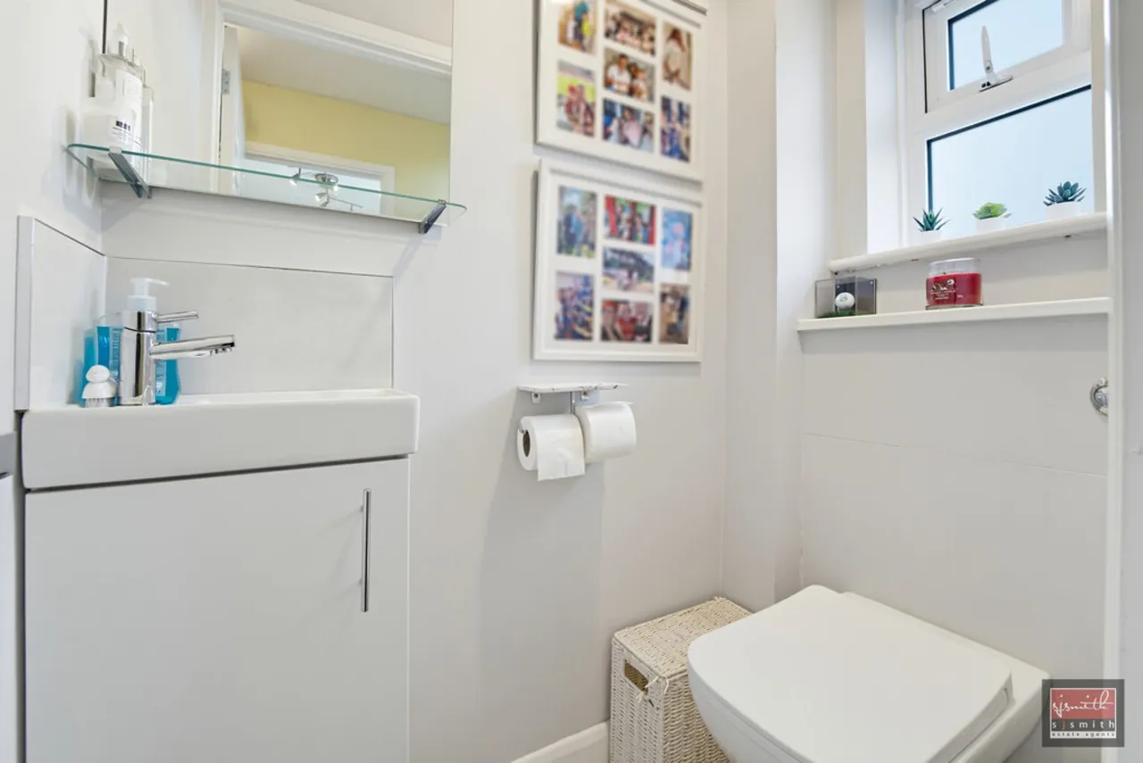 Wentworth Close, Ashford, photo 18