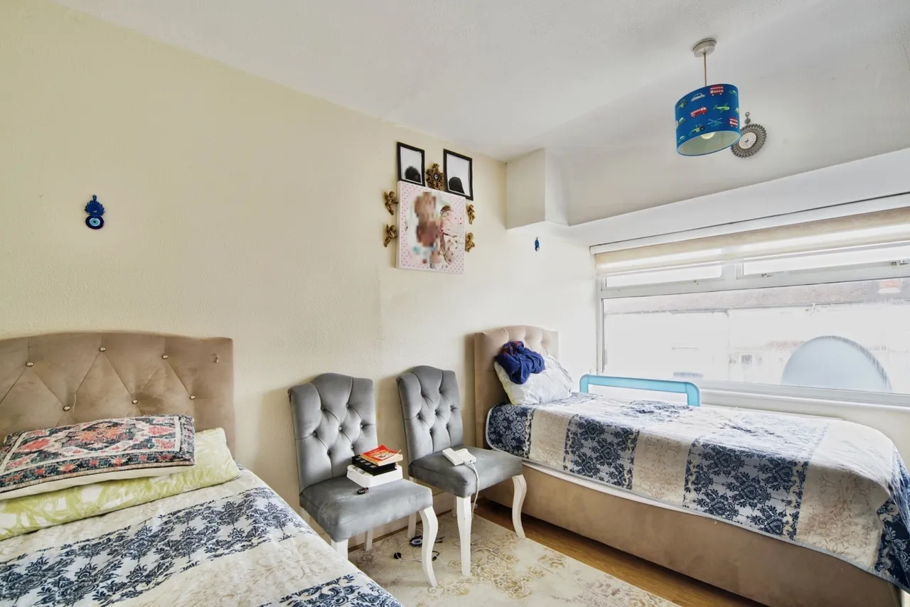 Crest Drive, Enfield, EN3, photo 22