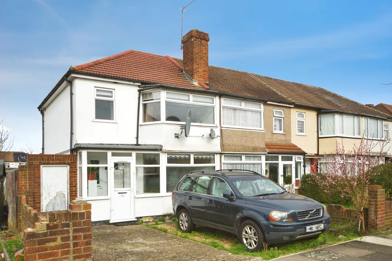 3 bed house for sale — Crest Drive, Enfield, EN3