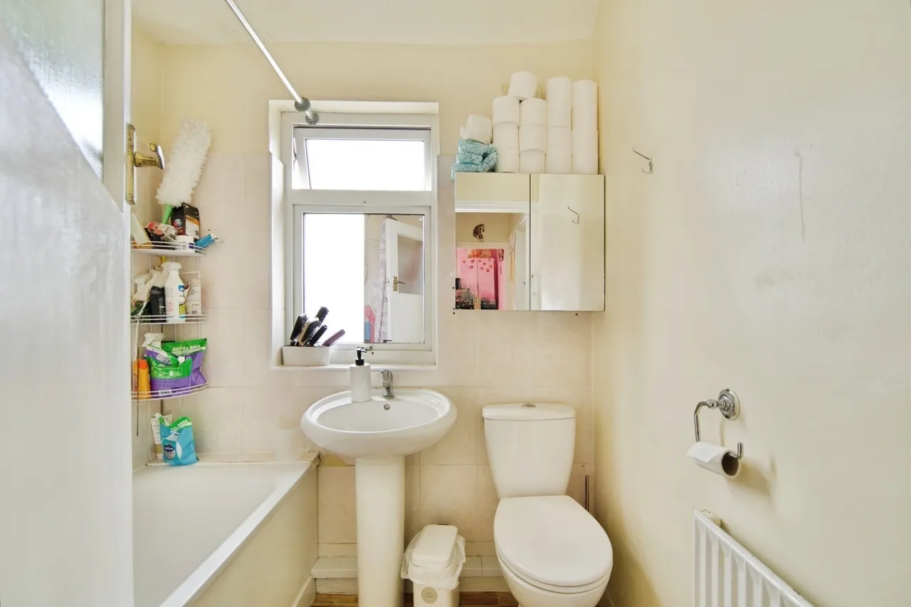 Crest Drive, Enfield, EN3, photo 20