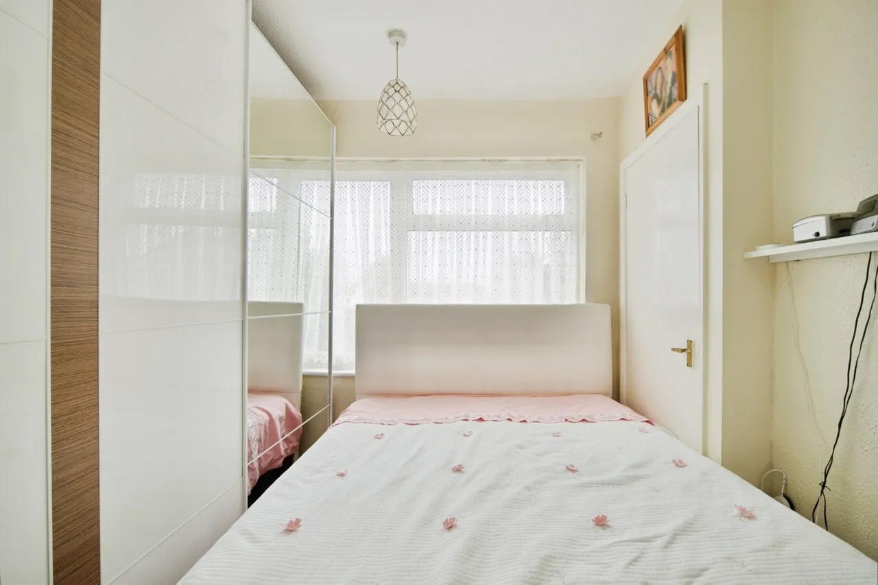 Crest Drive, Enfield, EN3, photo 23