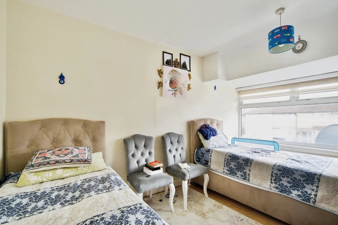 Crest Drive, Enfield, EN3, photo 7