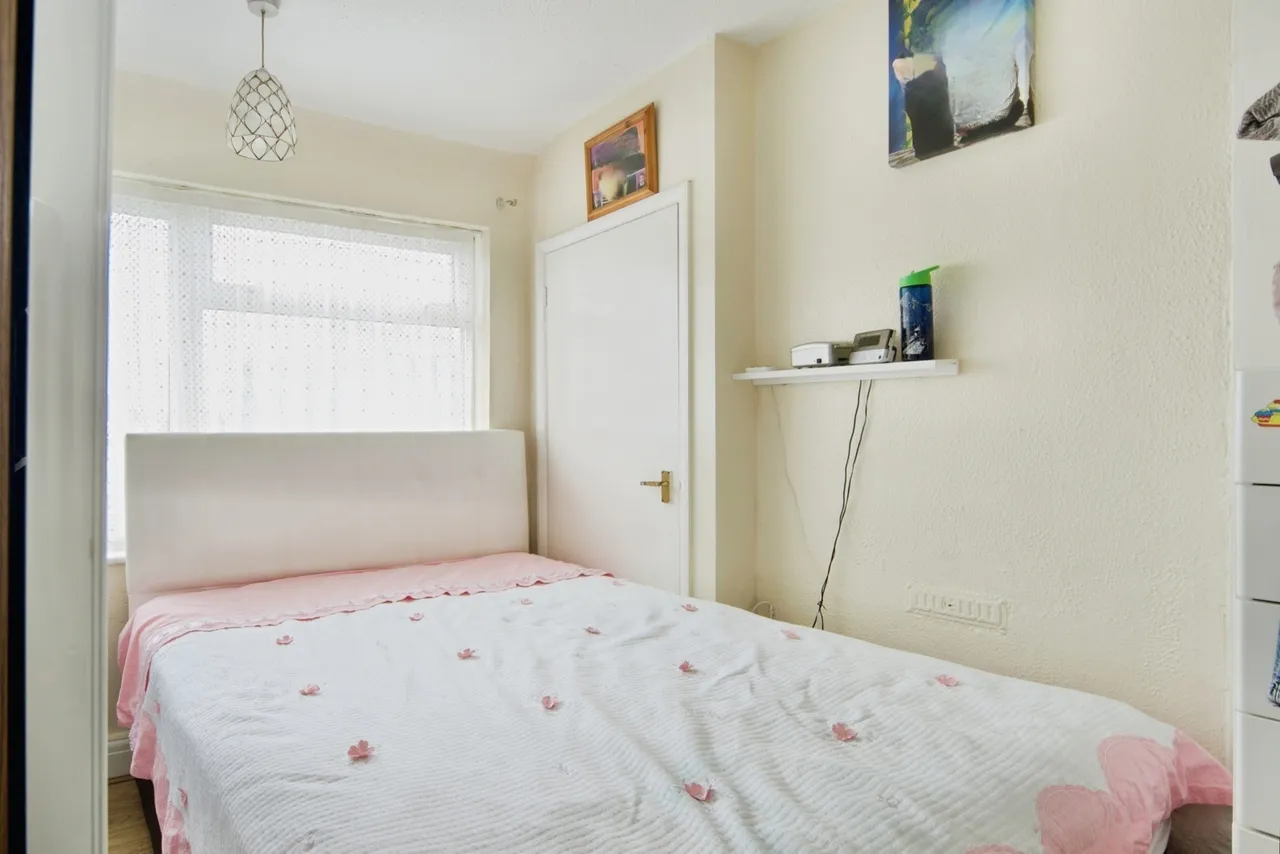 Crest Drive, Enfield, EN3, photo 8