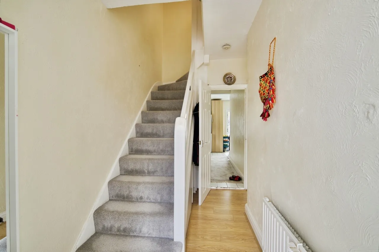 Crest Drive, Enfield, EN3, photo 19