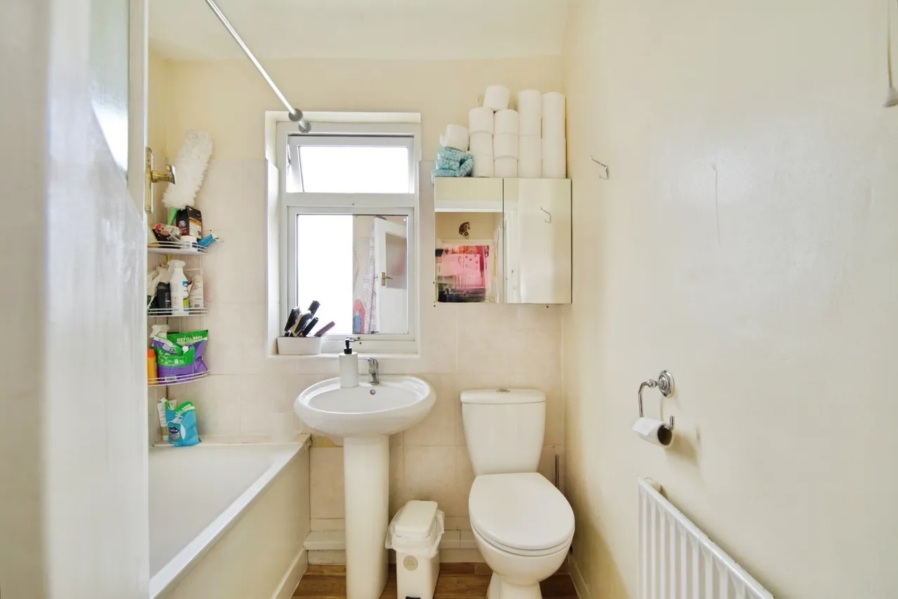 Crest Drive, Enfield, EN3, photo 6