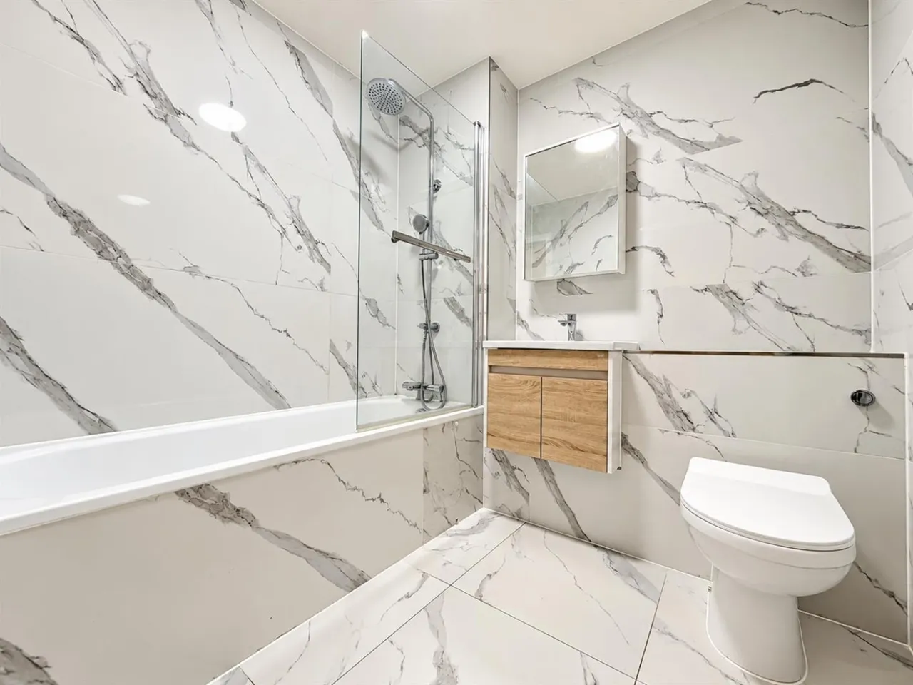 Staines Road, Hounslow, TW4, photo 6