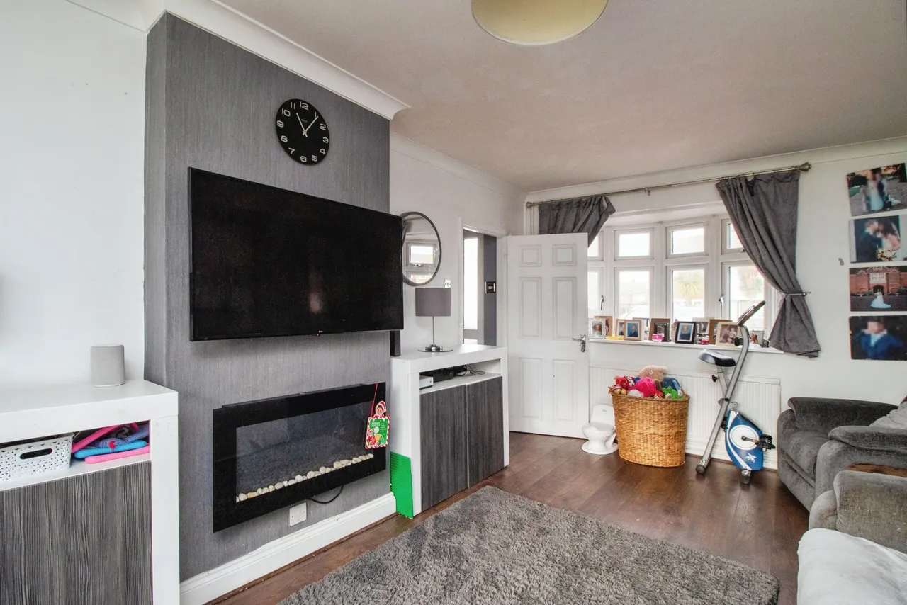 Winifred Road, Basildon, SS13, photo 4