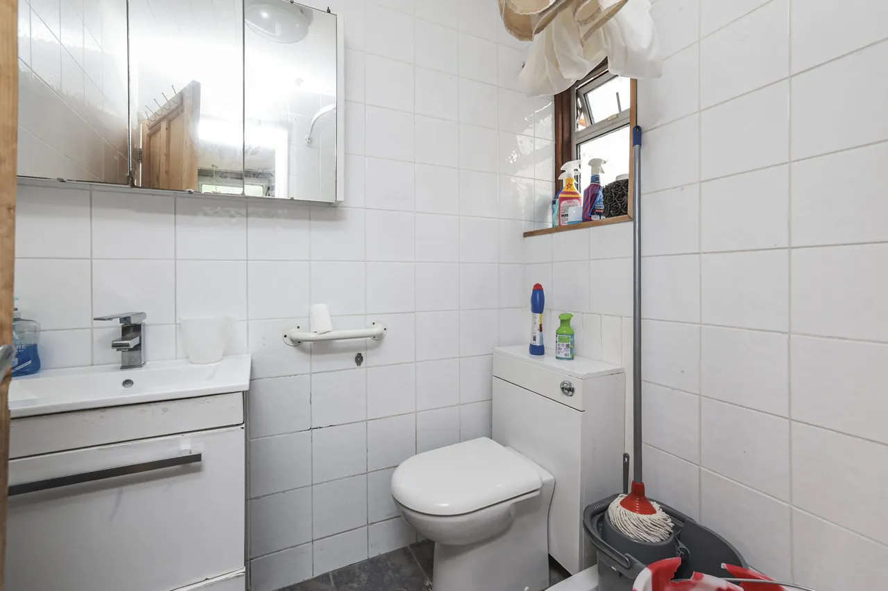Carlyle Avenue, Southall, UB1, photo 4