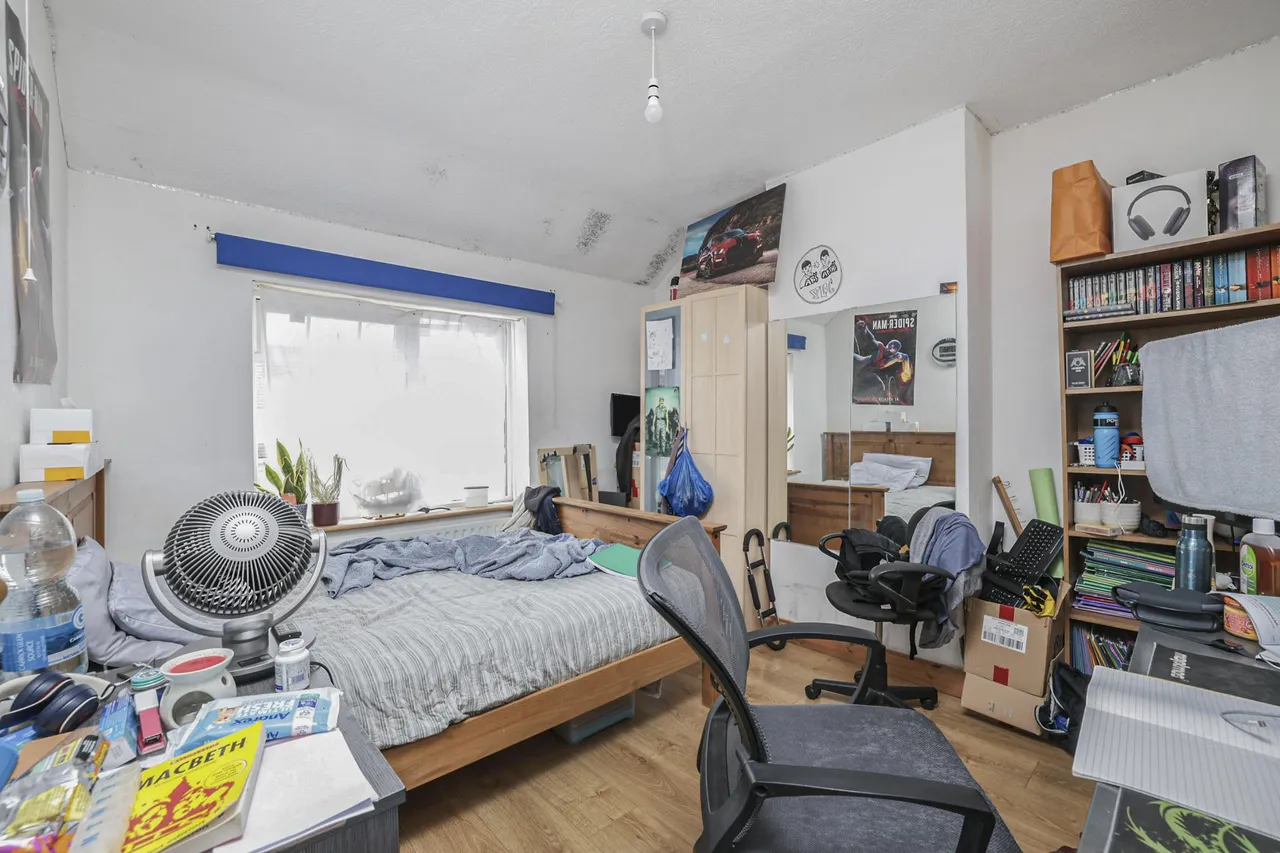 Carlyle Avenue, Southall, UB1, photo 13