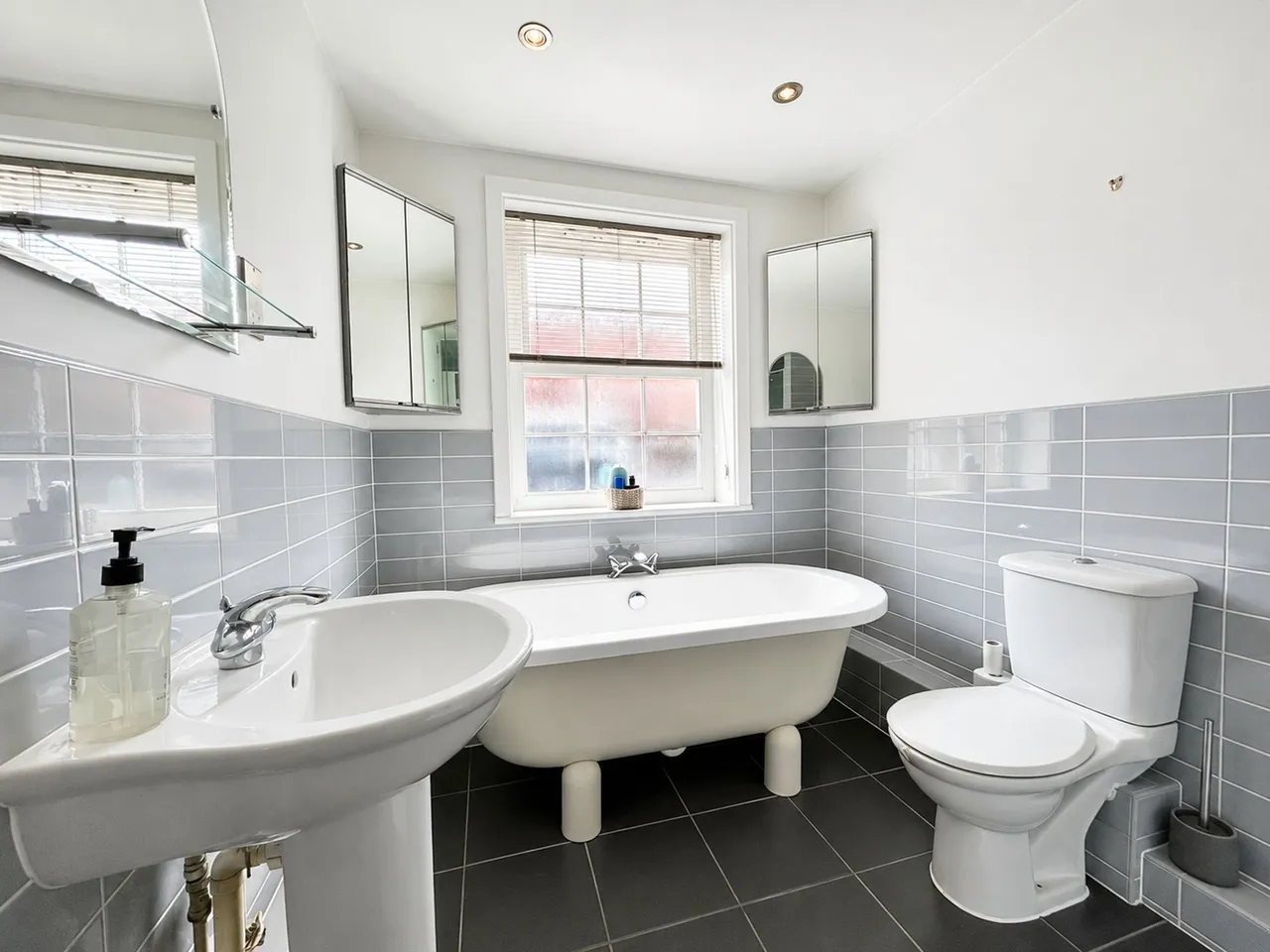 Royles Square, Alderley Edge, photo 8