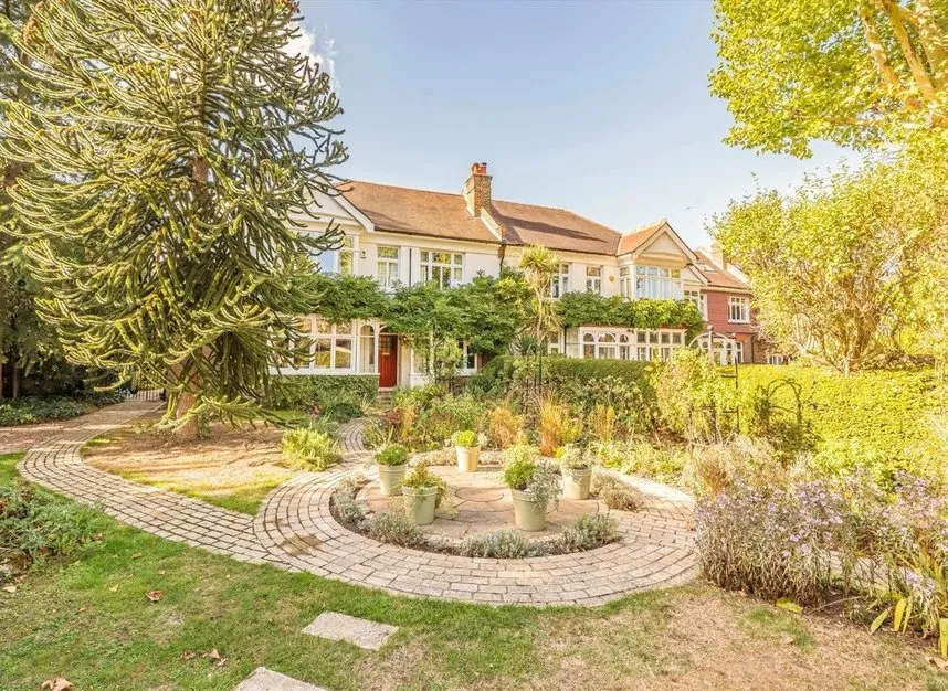 6 bed house for sale, Ormond Avenue, Hampton, TW12