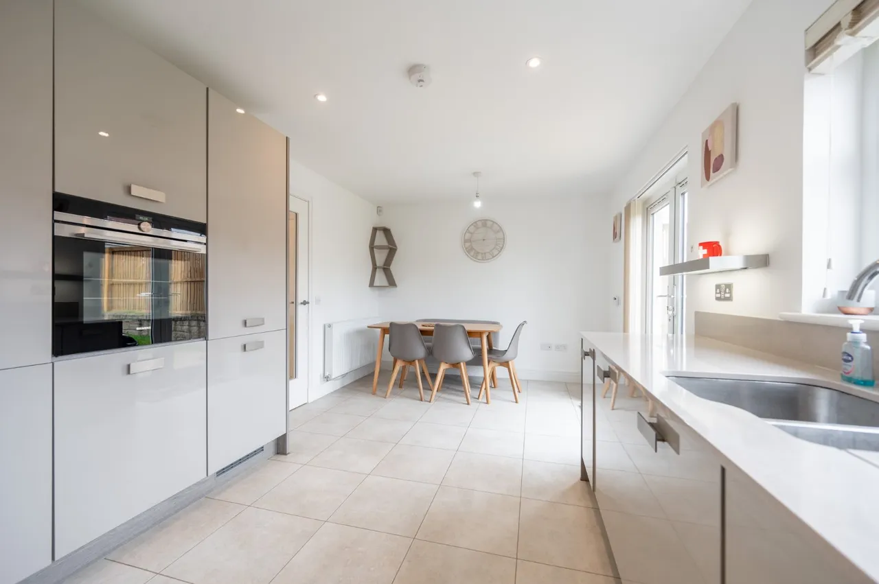 Raeside Grove, Newton Mearns, G77, photo 5