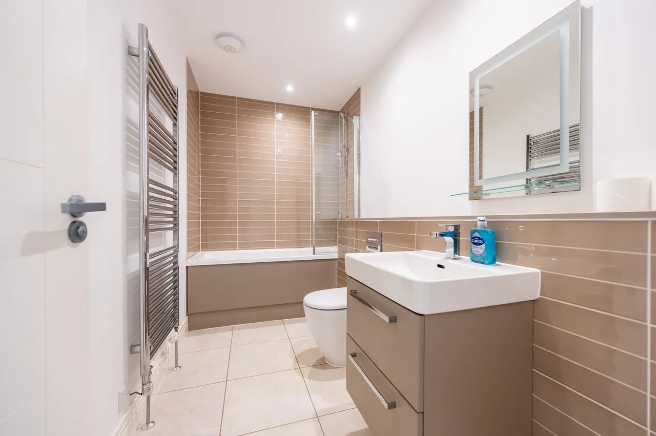 Raeside Grove, Newton Mearns, G77, photo 15