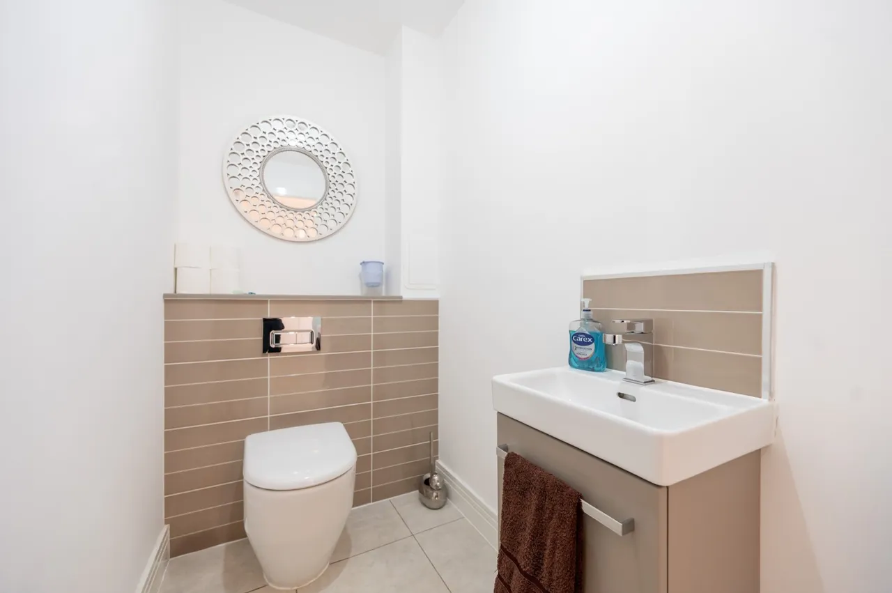 Raeside Grove, Newton Mearns, G77, photo 7