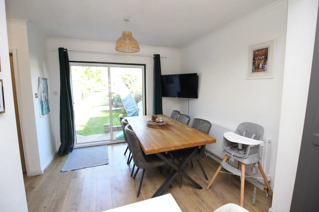 Stoneleigh Avenue, WORCESTER PARK, Surrey, Worcester Park, KT48XX, photo 8