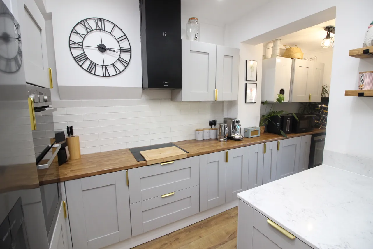 Stoneleigh Avenue, WORCESTER PARK, Surrey, Worcester Park, KT48XX, photo 5