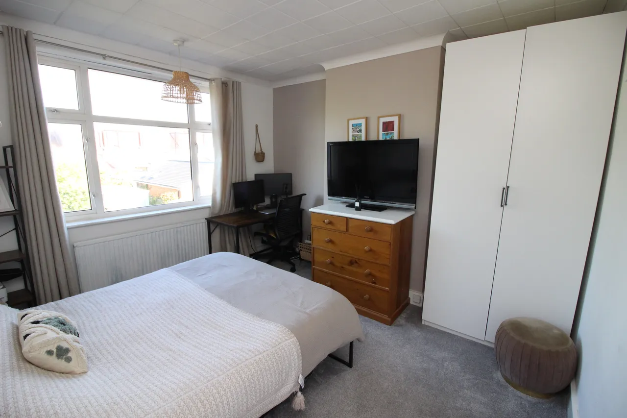 Stoneleigh Avenue, WORCESTER PARK, Surrey, Worcester Park, KT48XX, photo 11