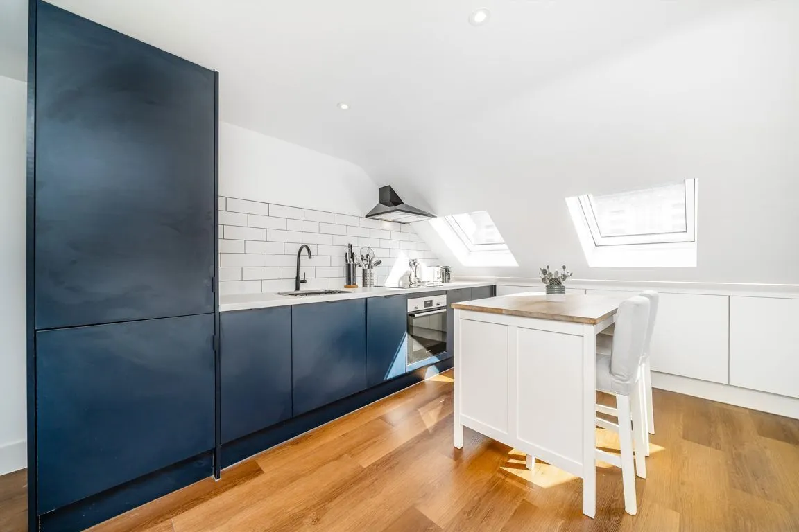 Winchester Street, W3, photo 2