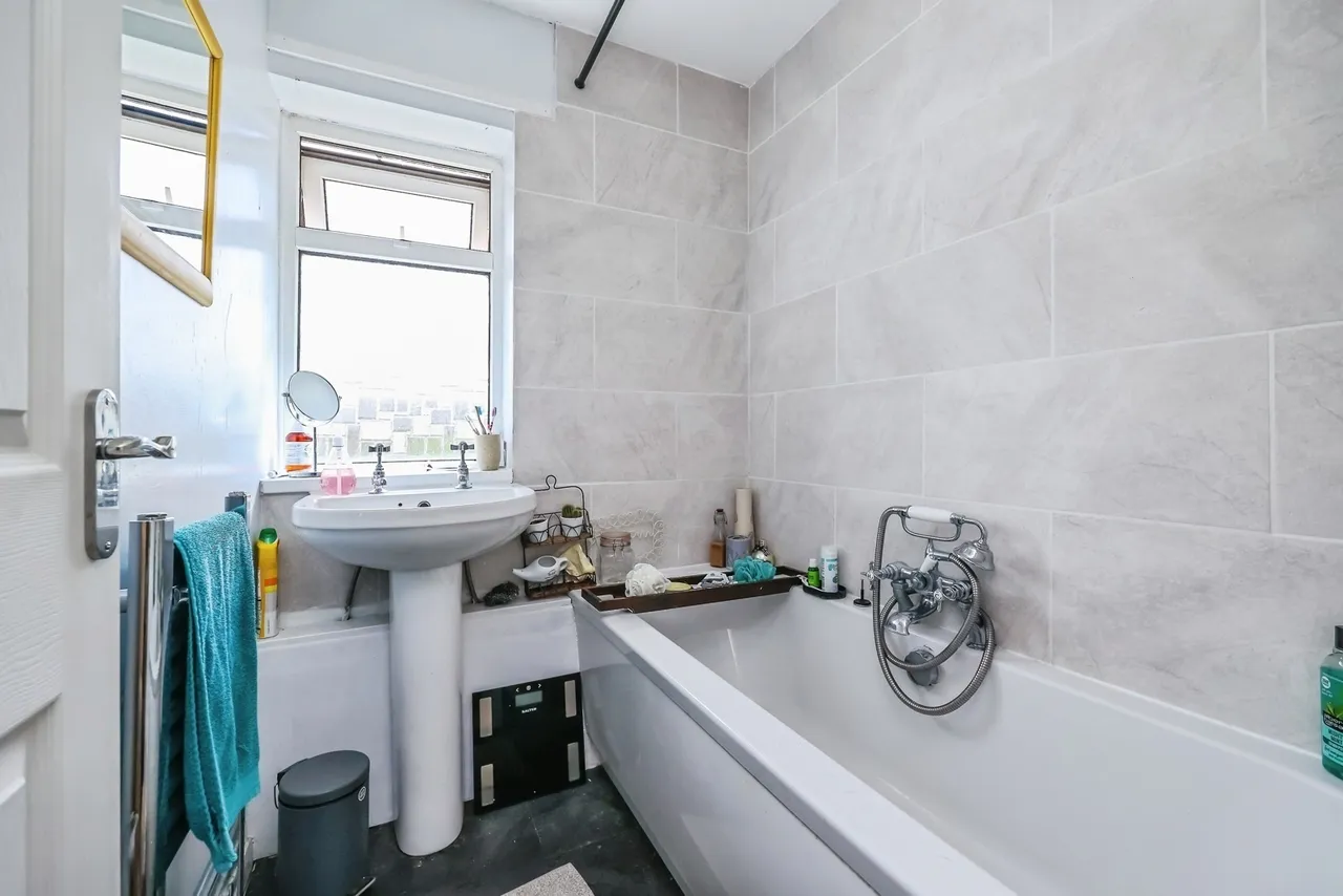 Edenhall Gardens, Clifton, Nottingham, NG11, photo 14
