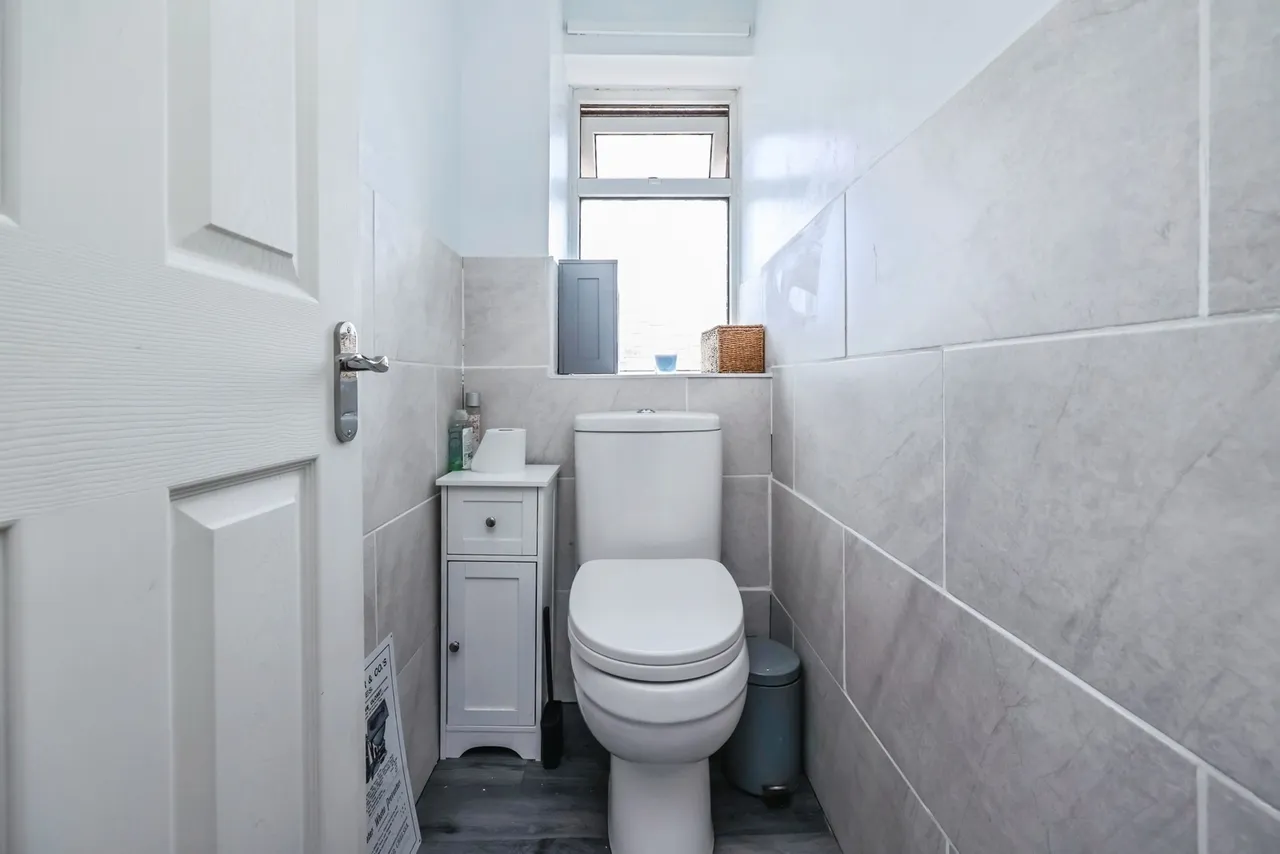 Edenhall Gardens, Clifton, Nottingham, NG11, photo 15